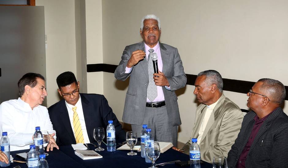 Rep. Dominica | Encuentro de pastores  con el  ENLACE del Gobierno y coordinador del gabinete de familia.