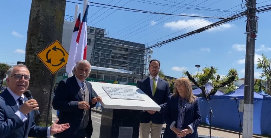 Chile | Inauguran primer monumento en honor a la Biblia en Pitrufquén