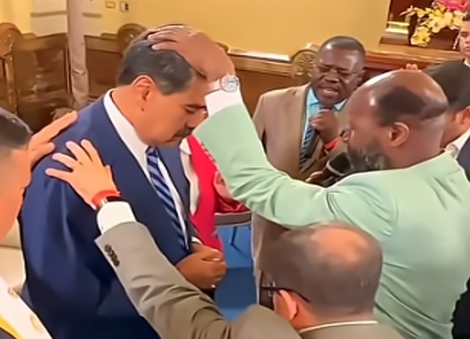 Venezuela | El Presidente Nicolas Maduro, recibe a Pastores cristianos evangélicos para Orar.