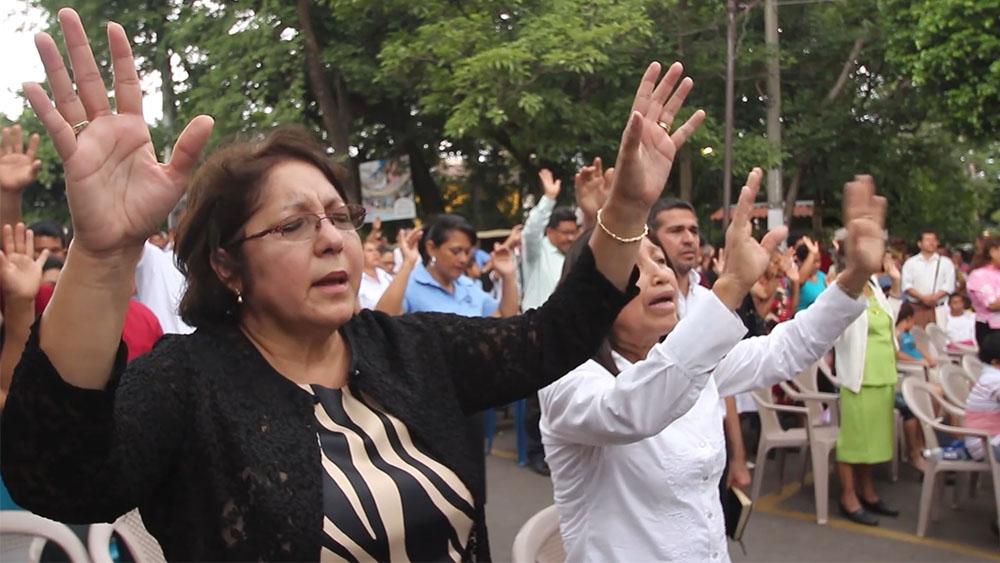 EL SALVADOR | UN PAÍS UNIDO POR LA ORACIÓN