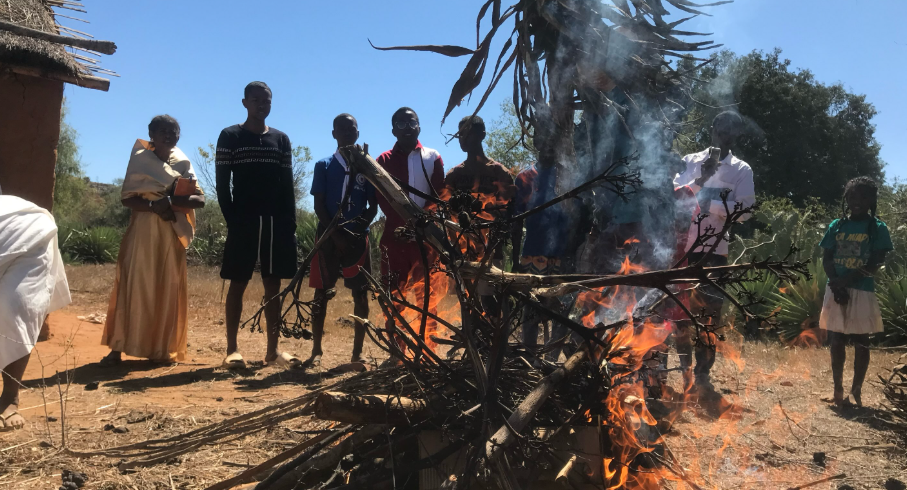 MADAGASCAR | CIENTOS DE PERSONAS ACEPTAN A CRISTO